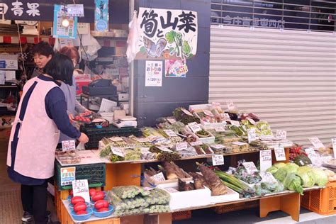 朝東北|仙台朝市商店街の魅力を解剖。多彩なグルメを食べ歩。